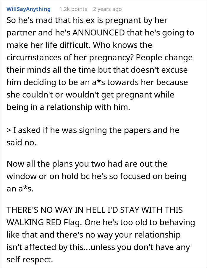A Reddit post discusses a guy refusing to sign divorce papers because his childfree ex has a baby bump.