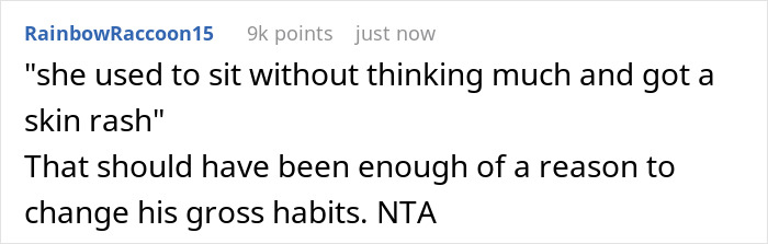 A Reddit comment from RainbowRaccoon15 with 9k points, discussing a gross dad and daughter's toilet seat issue.