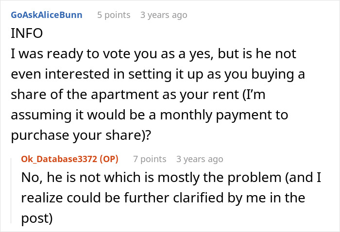 A Reddit thread about a woman and boyfriend's mortgage, debating if she's a leech for not splitting 50/50 without the deed.