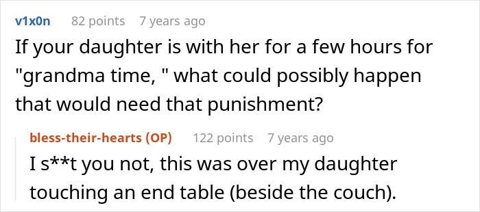 Uma captura de tela de um tópico de comentários do Reddit discutindo uma filha sendo espancada. Um usuário pergunta o que poderia acontecer para justificar a punição por algumas horas do tempo da vovó. O postador original esclarece que sua filha tocou uma mesa final, explicando a regra de não bater.