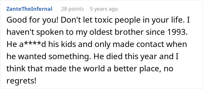 Screenshot of an online comment about toxic family behavior relating to mom&rsquo;s creepy and psychotic actions toward her baby.