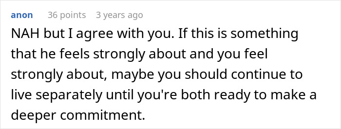 A Reddit comment advises a woman called a leech to live separately if she won't split the mortgage 50/50 without being on the deed.