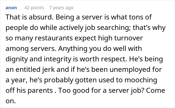 Screenshot of a comment defending servers, emphasizing respect for server jobs and criticizing judgment as low. Screenshot of a comment defending servers, emphasizing respect for server jobs and criticizing judgment as low.