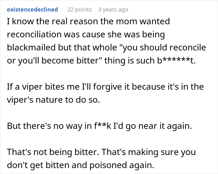 Reddit comment discussing mom pushing daughter to save friendship despite betrayal and hurt over a boy.