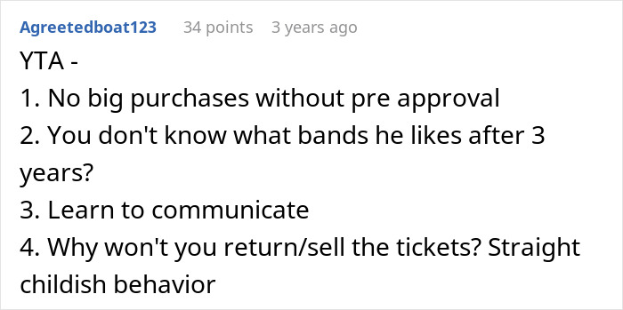 User comment about buying concert tickets for boyfriend who loves bands, discussing communication and ticket return advice.