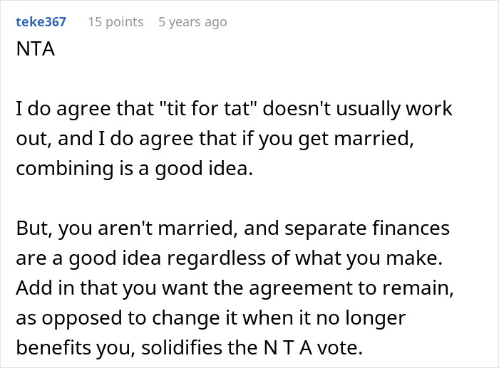A screenshot of Reddit comments. The user tek367 posts NTA, discussing splitting finances with a girlfriend.