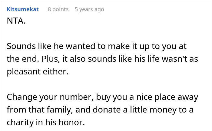 Screenshot of a forum comment advising to move away from family and honor estranged dad&rsquo;s inheritance left to daughter.