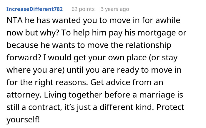 A Reddit comment advises a woman on splitting a BF's mortgage 50/50 without being on the deed.