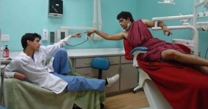 54 Hilarious And Creative Poses That People Somehow Pulled Off Perfectly