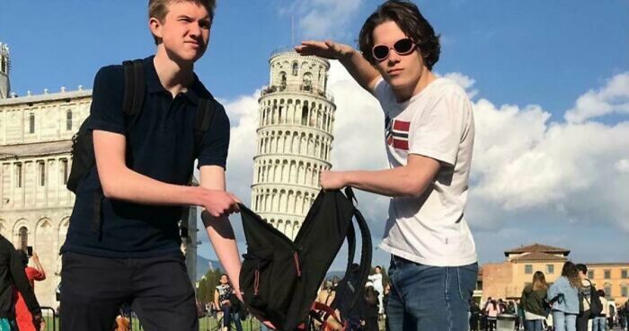 54 Hilarious And Creative Poses That People Somehow Pulled Off Perfectly