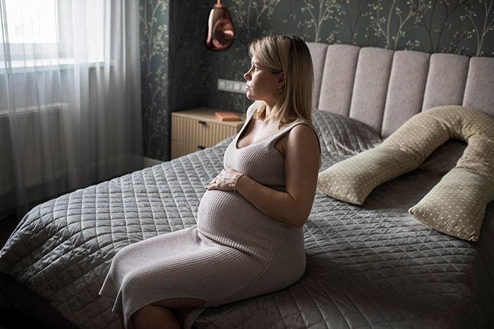 Guy Cheats On "Infertile" Wife, Then Gets Livid As Her One Night Stand Brings Her Pregnancy