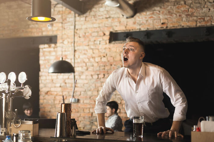 40 Hilarious, Creepy And Just Absurd Reasons People Left Their Dates ASAP