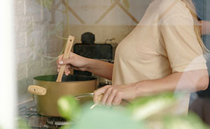 Woman’s Every Meal For Her Mom Is Revenge And Nobody Knows It Except The Two Of Them