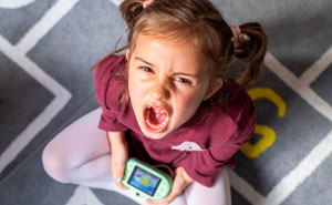 “Entitled” 10YO Steals Cousin’s Game Boy, Mom Decides To Teach Her A Painful Life Lesson