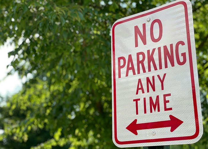 Drunk Teens Refuse To Back Off From Tow Truck Driver&rsquo;s Driveway So She Can Get To Work, Regret It