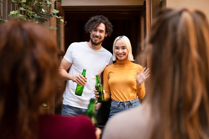 New Wife Finds Photos Of Husband&rsquo;s Old Affair Partner, Realizes He Lied About &ldquo;That&rdquo; Summer