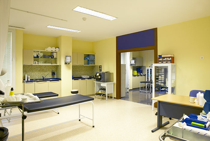 45 Medical Workers Share The Most Disgusting Things They’ve Seen In Oblivious Patients