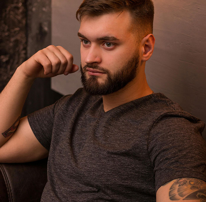 “Dear Reader, It Meant ‘Concubine’”: 49 Tattoos That Don’t Mean What People Thought They Meant