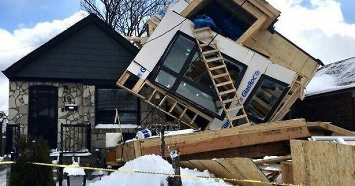 “Concrete Overflowed Out Of The Toilet”: Home Improvement Fails Ranging From Hilarious To Disastrous