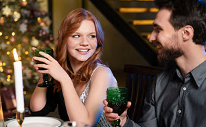 Man Plays Expert At Dinner Party, Calls Real Expert “Sweetie” When She Questions Him, Gets Destroyed