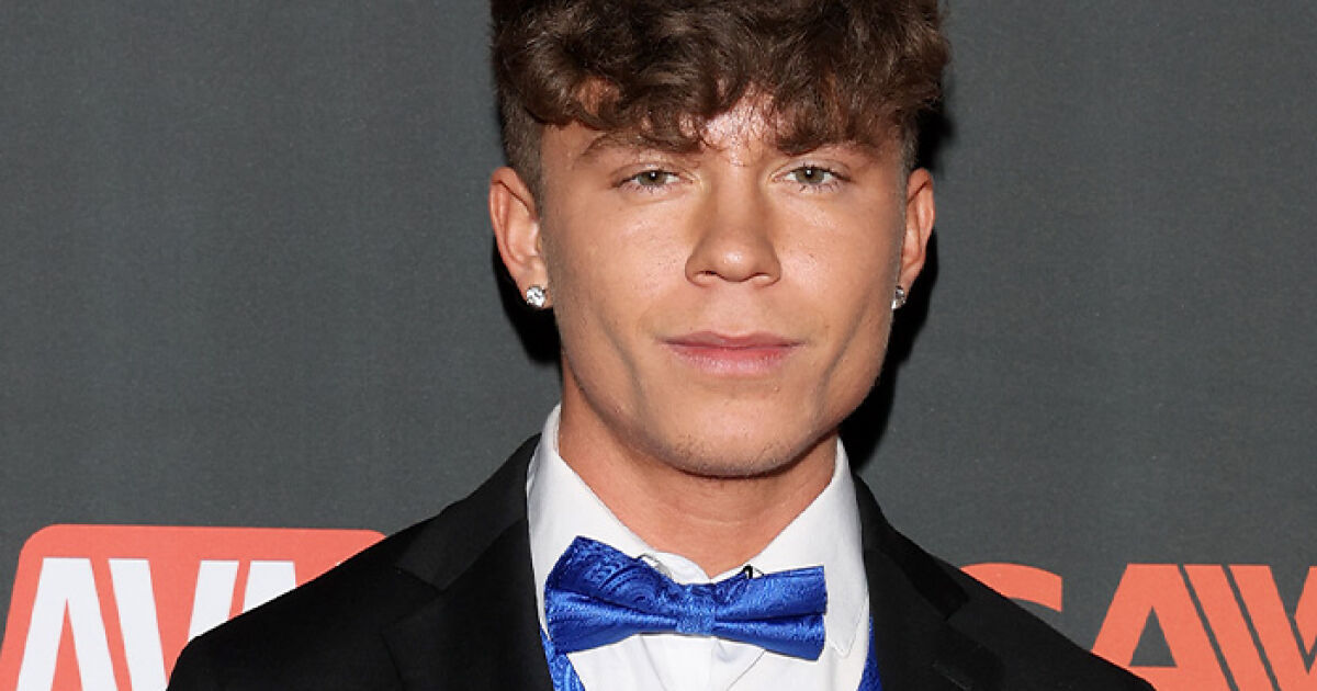 Man Dating Dad-Aged Partner Defends Relationship Despite Past Attraction To Women