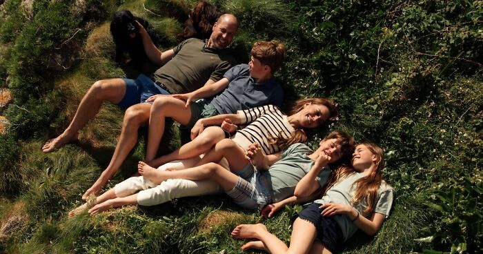 “Grossly Insulted”: Professors Call Out Oxford Over Lecturer’s Fake Breasts Outfit At Work