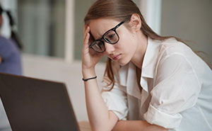 “I’m Horrified”: Woman Is Asked Not To Use Medical Device That Saves Her Life By Entitled Manager