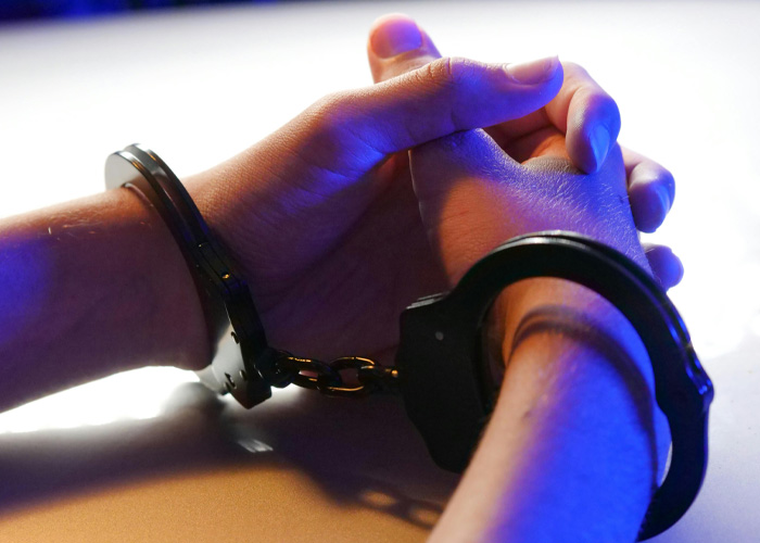 Professor da quinta série acusado de 25 crimes horríveis em caso perturbador