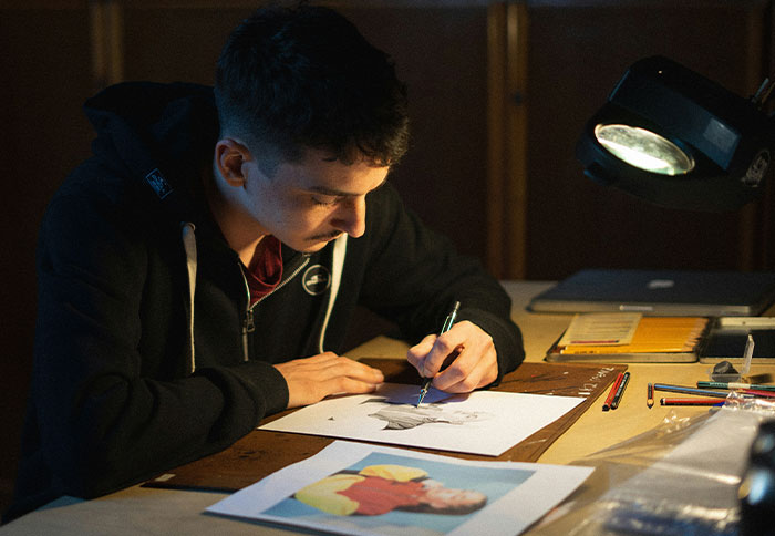 &ldquo;I Always Had A Crush On His Mom&rdquo;: Man Fears Friendship Is Over After Friend Sees His Artwork