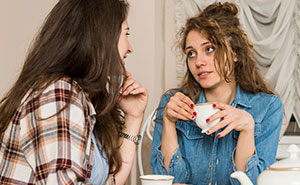 Lady Catches Friend Running A “Test” On Her, Leaves Her At The Restaurant Without Looking Back