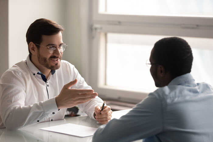 “You’re Prettier Than Aphrodite”: 47 Savage Roasts That Left No Room For Comebacks