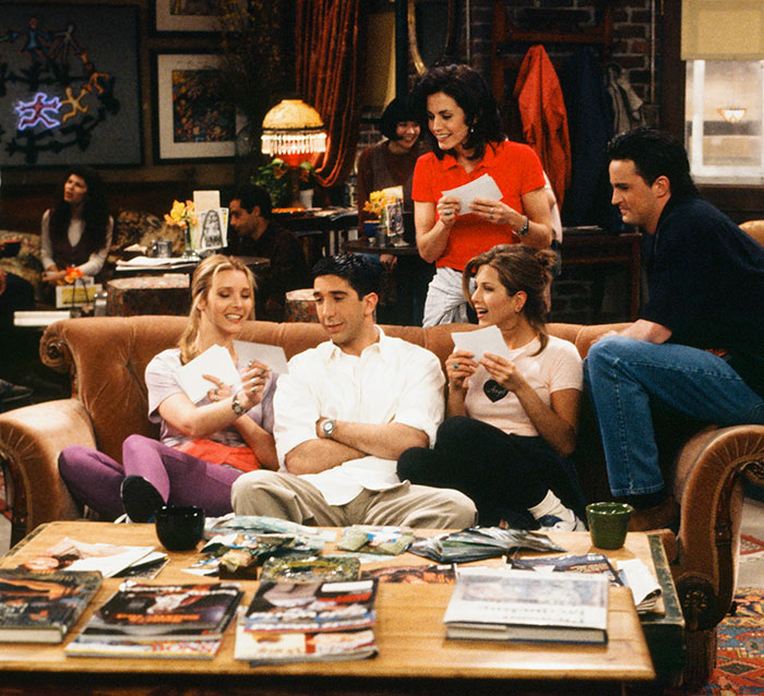 Lisa Kudrow Makes Sad Confession About Her Place In 'Friends' Cast