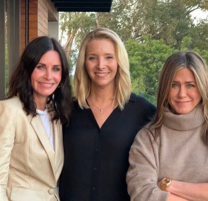 Lisa Kudrow Makes Sad Confession About Her Place In 'Friends' Cast