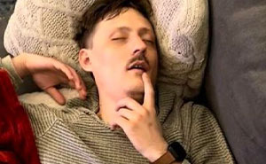 79 Times People Caught Their Partners Sleeping In Ways So Unhinged They Had To Share