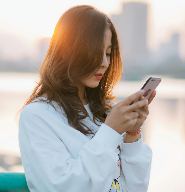 “What Is The Most Shocking Thing A ‘Best Friend’ Did That Instantly Ended A Friendship” (83 Answers)