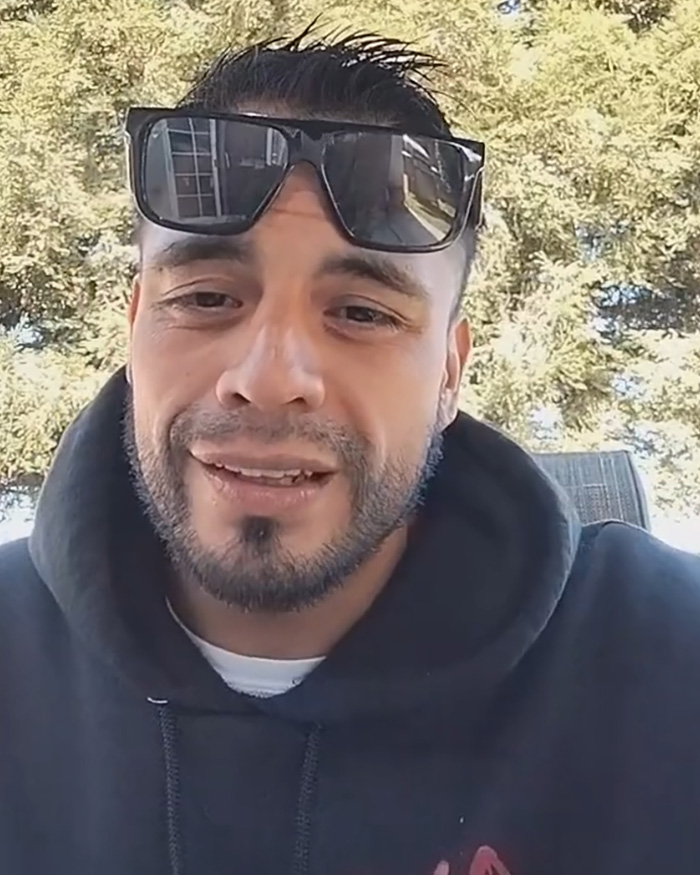 Passado preocupante do pai que acabou com a vida do filho nas superfícies do banheiro do aeroporto enquanto o vovô revela por que ele previu que isso aconteceria