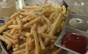 59 Girl Dinner Pics That Come With A Side Of Stories We Were Not Prepared For