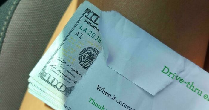 “This Gold Bar”: 53 Suspiciously Good Things People Actually Found In The Goodwill Bins (New Pics)