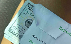 53 Times People Found Unbelievable Treasures In Goodwill Bins And Had To Share Them Online (New Pics)