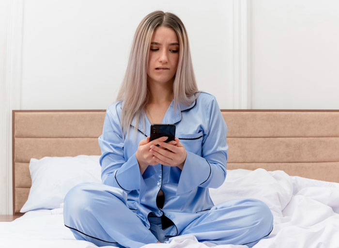 BF&rsquo;s Parents Refuse To Let 25YO Couple Share A Room, Livid When Woman Books Hotel Instead