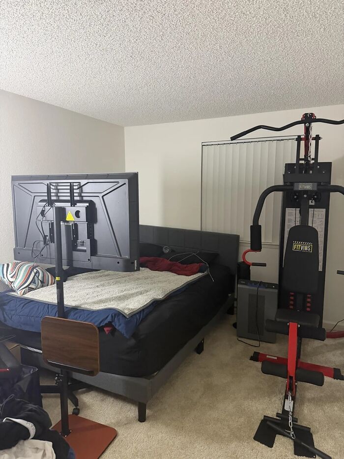 My Girlfriend Hates My Room. I'm A 26 Year Old Guy