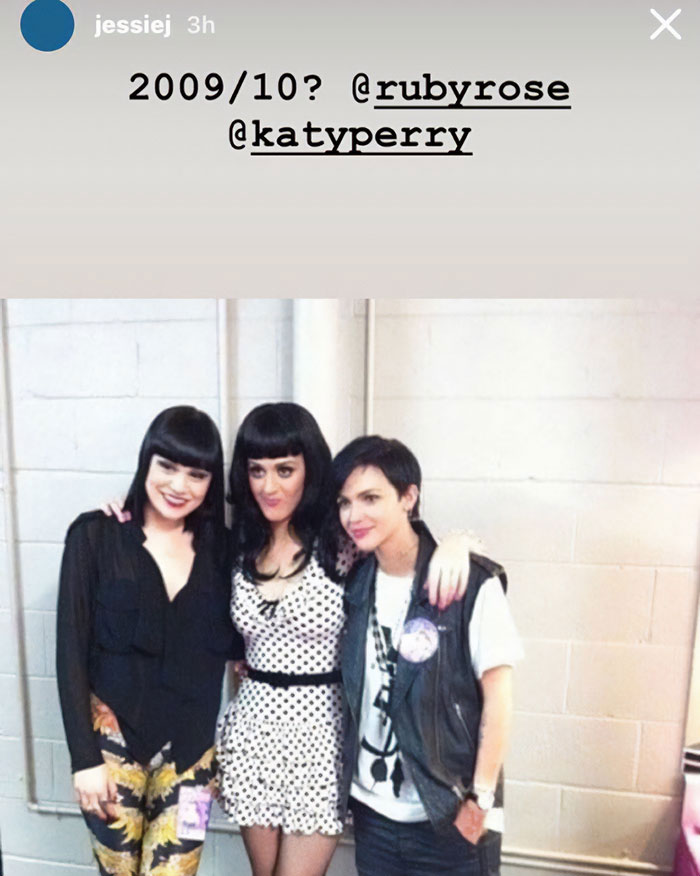 Ruby Rose contradiz suas acusações contra Katy Perry em artigo de 2011 que ela escreveu sobre a noite infame