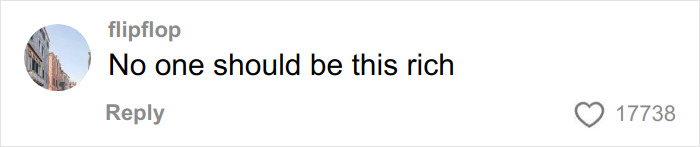 Comentário lendo ninguém deveria ser tão rico com 17.738 curtidas, relacionado à reação distópica da casa Coachella de Kylie Jenner.