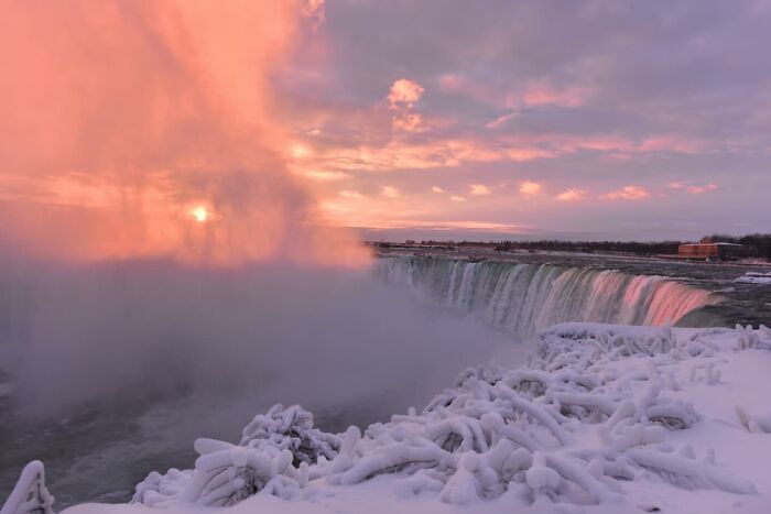 35 Stunning Photos From The 2026 Niagara Frozen Falls Contest Show Winter At Its Most Magical