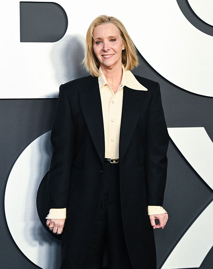 Lisa Kudrow Makes Sad Confession About Her Place In 'Friends' Cast