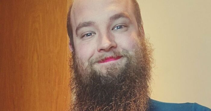 “Insult To Women”: Male Lecturer Wears Fake Breasts And Major Cleavage, University Of Oxford Brutally Slammed