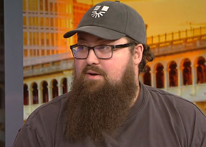 Homem que roubou beisebol de uma jovem no jogo quebra o silêncio após grande reação