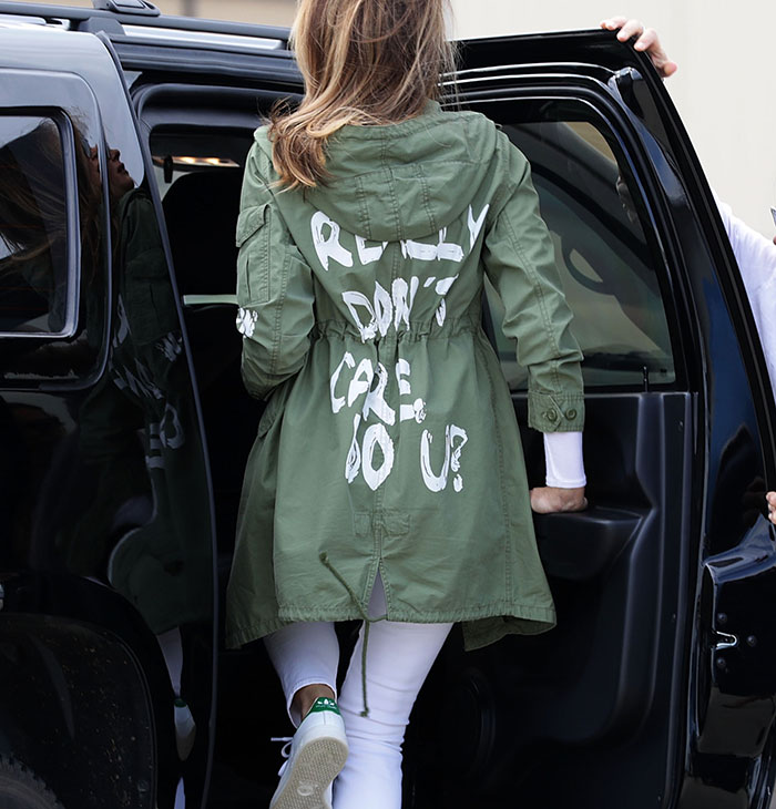 As palavras duras de Meryl Streep sobre a moda de Melania Trump geram debate depois que os fãs desenterraram seu passado