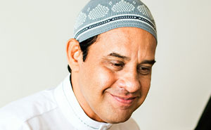 Person Realizes Muslim Roommate Ate Bacon Fat And Doesn’t Know What To Do