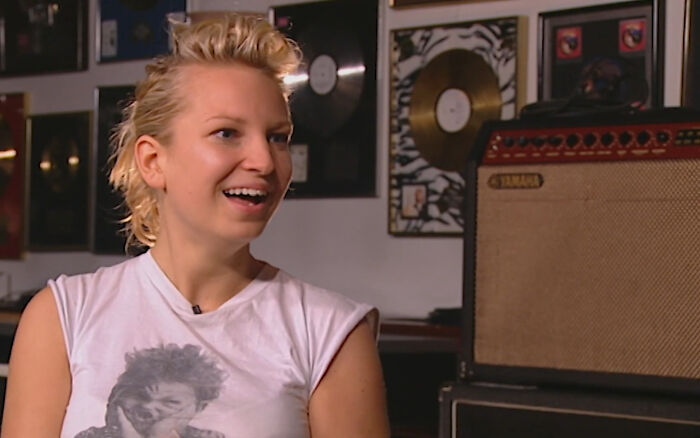 40 Of The Rudest Celebs Folks Had The Displeasure Of Meeting Or Working With